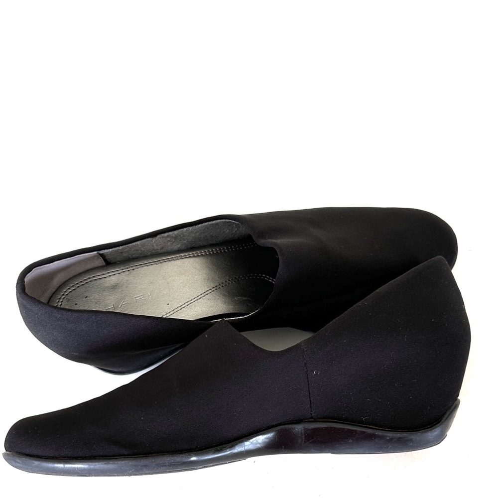 Tahari Black Women's Flats